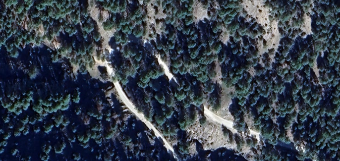 Bifurcación: A-326 hacia el Aula de Naturaleza